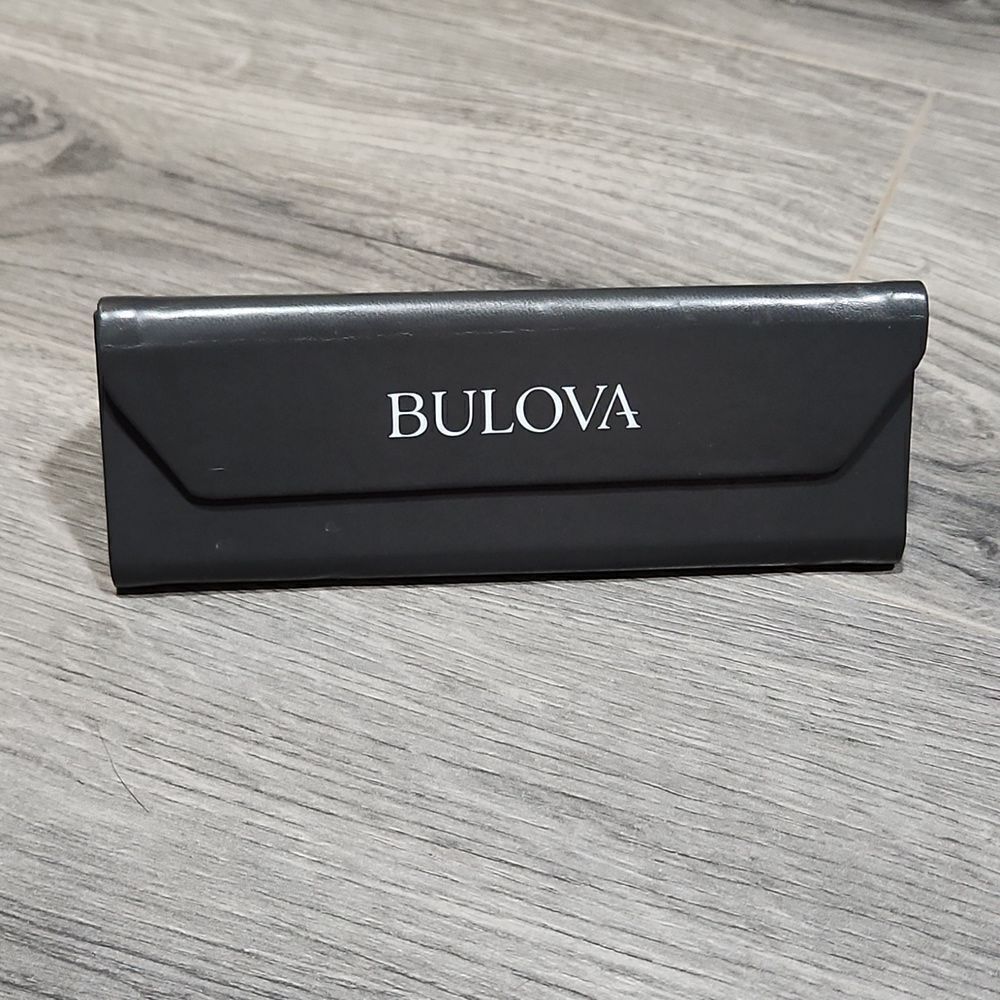 EUC Charcoal Gray Bulova Triangle Sunglasses Hard Case